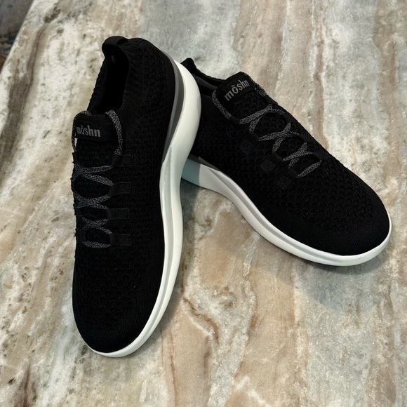 Women’s MOSHN By Klogs Vigor black rocker bottom sneakers- Size 10.5 - Picture 7 of 11